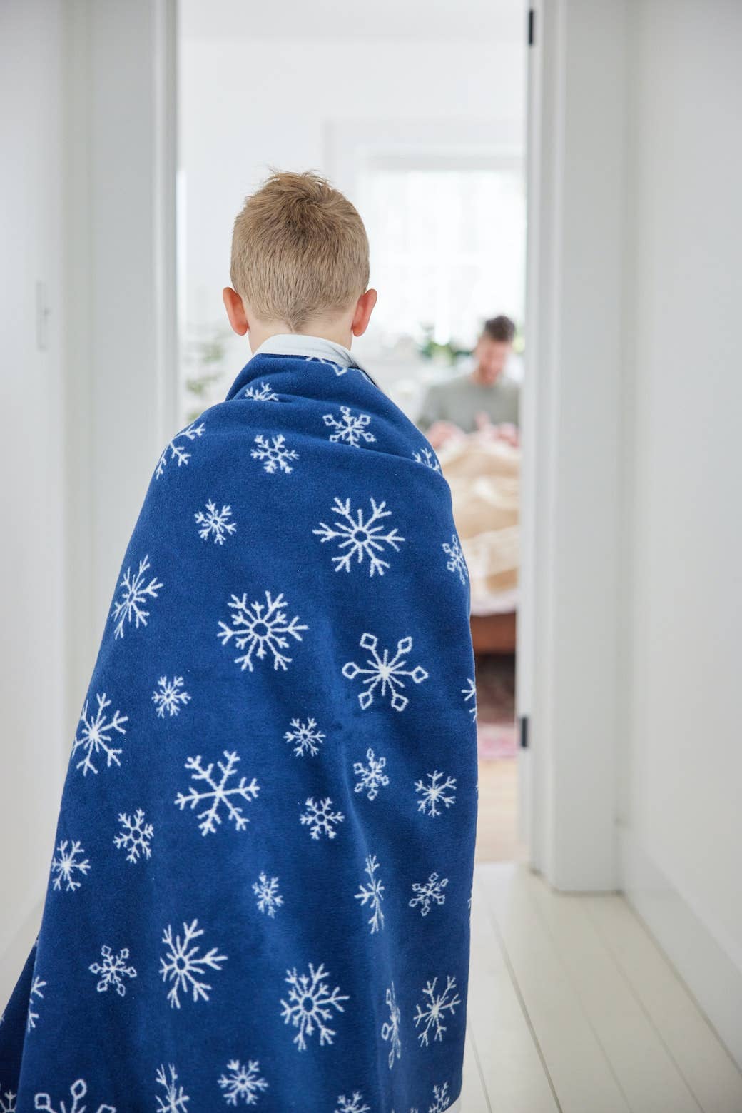 Frosty Flurries Midi Blanket
