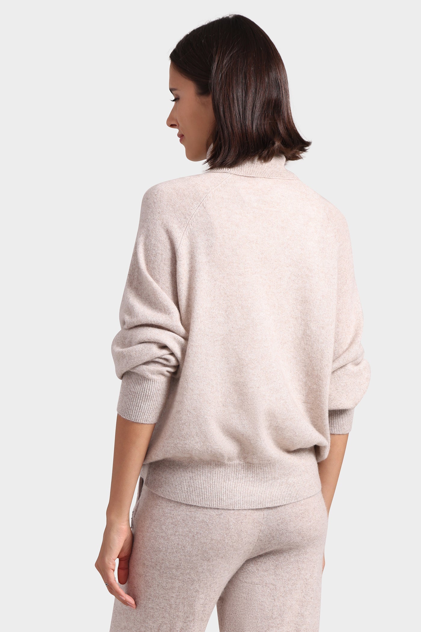 Oversized Cashmere Turtleneck with Front Pocket - Ecru
