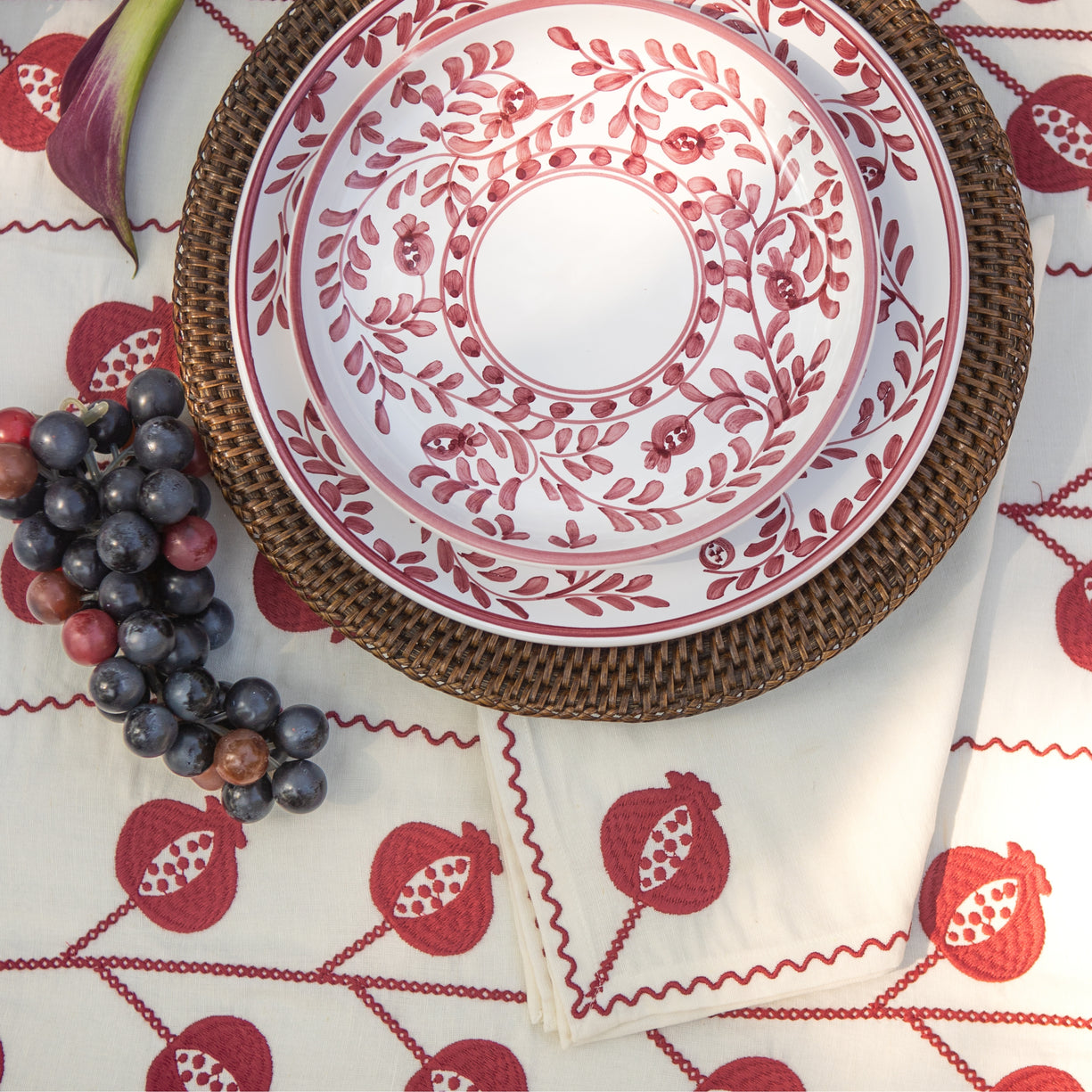 Set of 4 Napkins - Crewel Burgundy