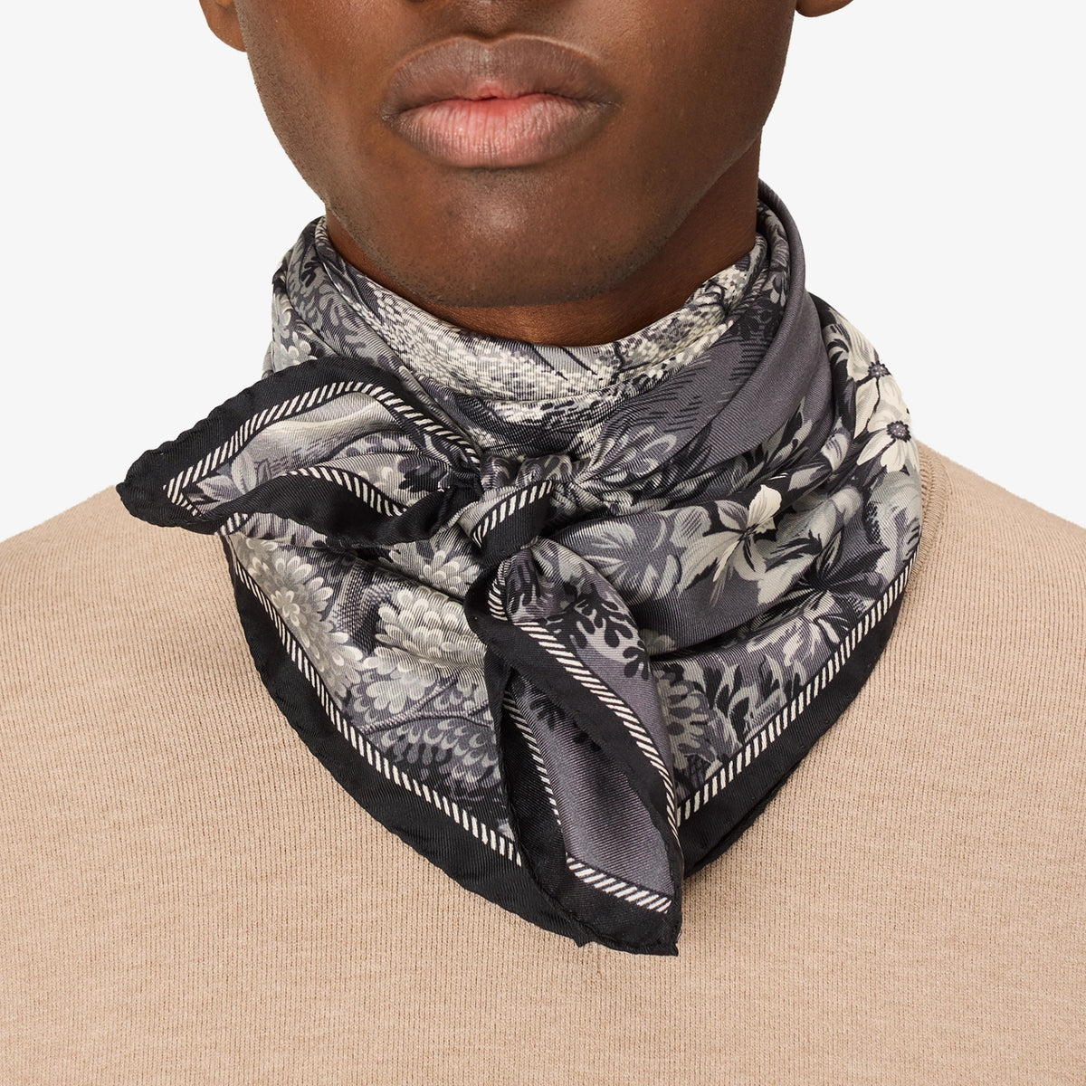 Square Scarf 70 - Come