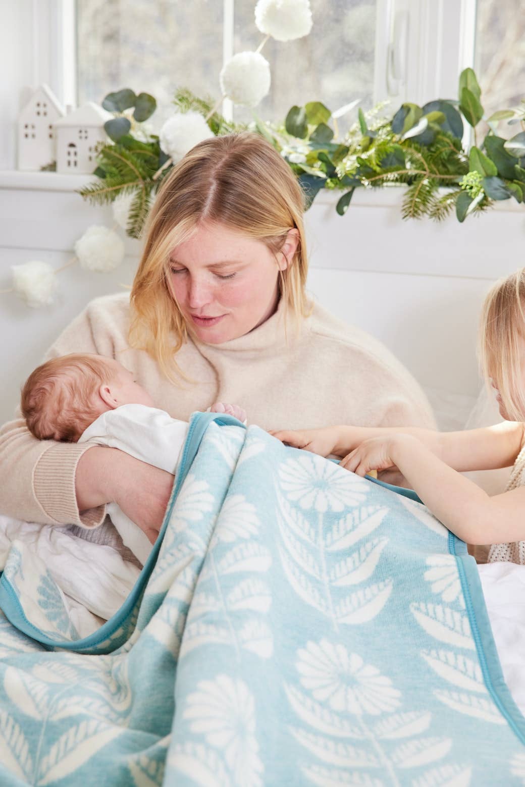 Nordic Floral Blanket - Orion Blue on