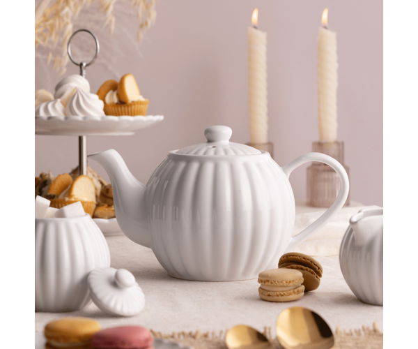 Luxe 6 Cup Teapot White