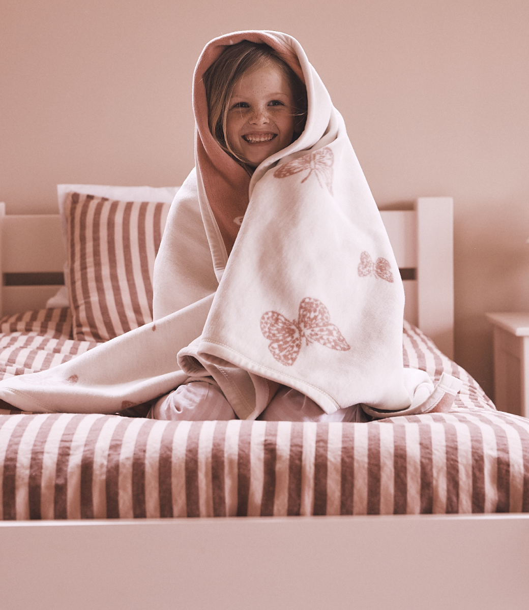 Butterfly Kisses Midi Blanket: Midi