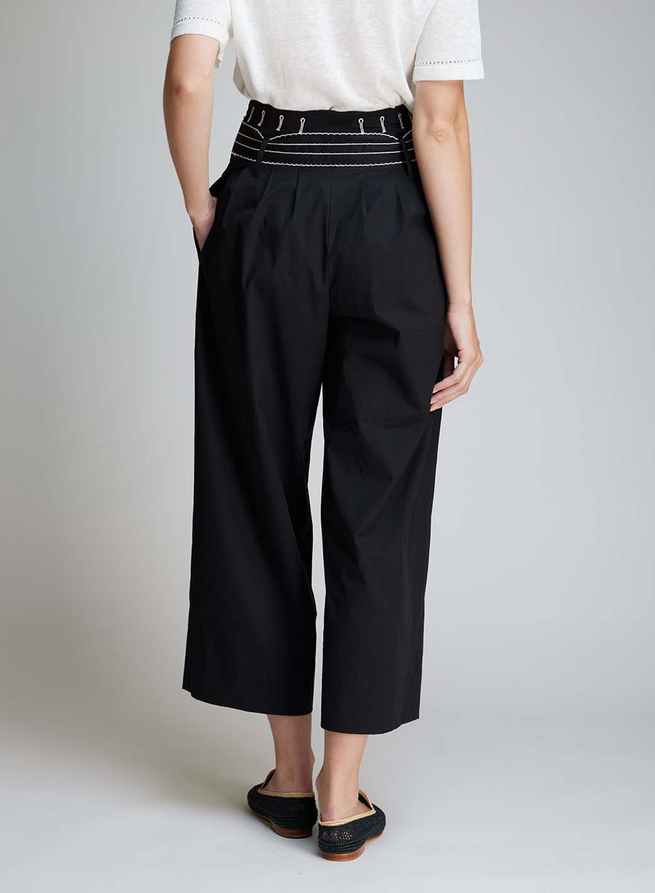 The Noemi Cropped Pant