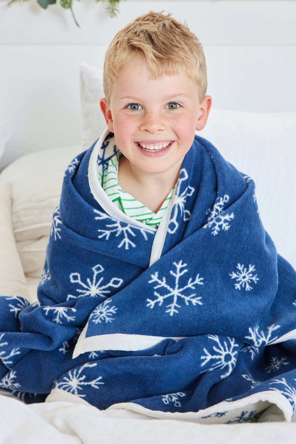 Frosty Flurries Midi Blanket
