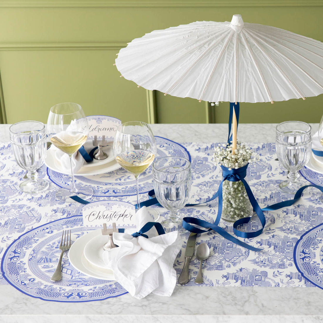Paper Table Runner - Blue Willow - 30"x25'