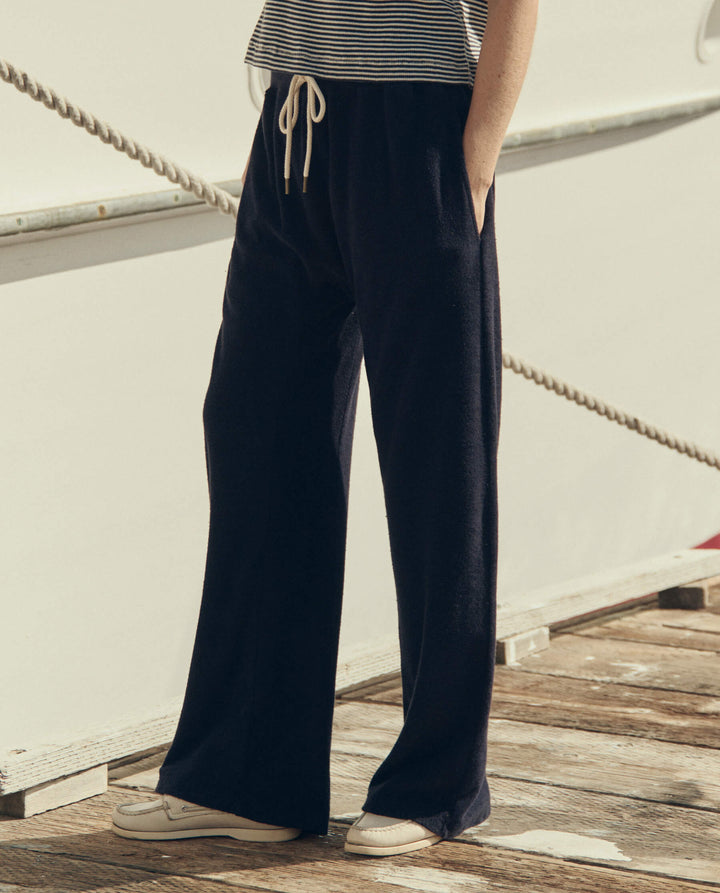 The Micro Terry Horseshoe Sweatpant - Navy