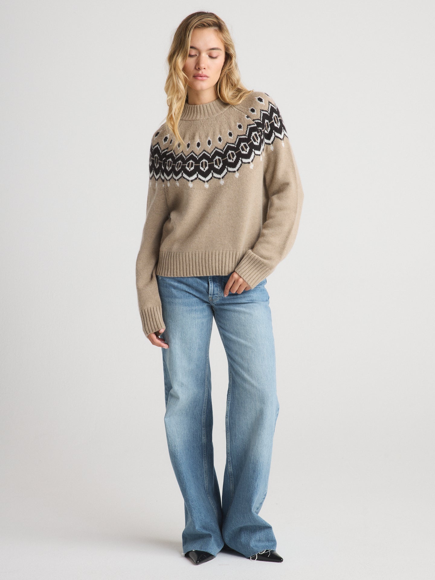 Faire Isle Pullover - Adina - Tan