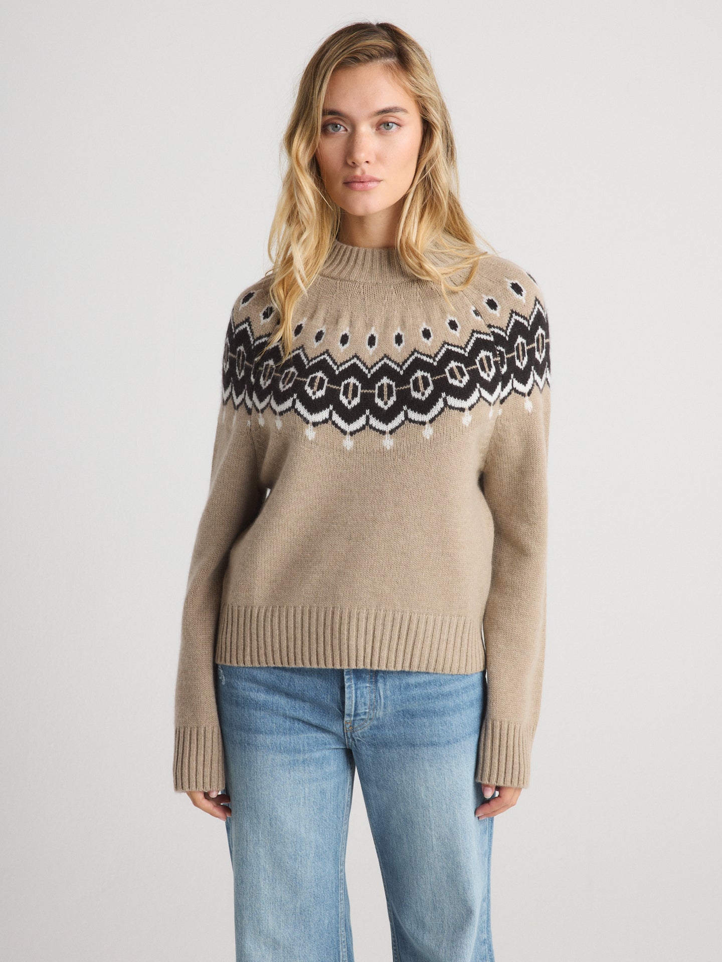 Faire Isle Pullover - Adina - Tan