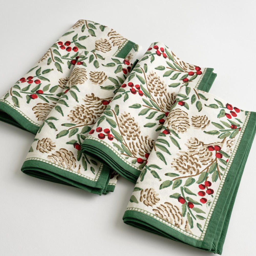 Set of 4 Napkins - Christmas Pinecones