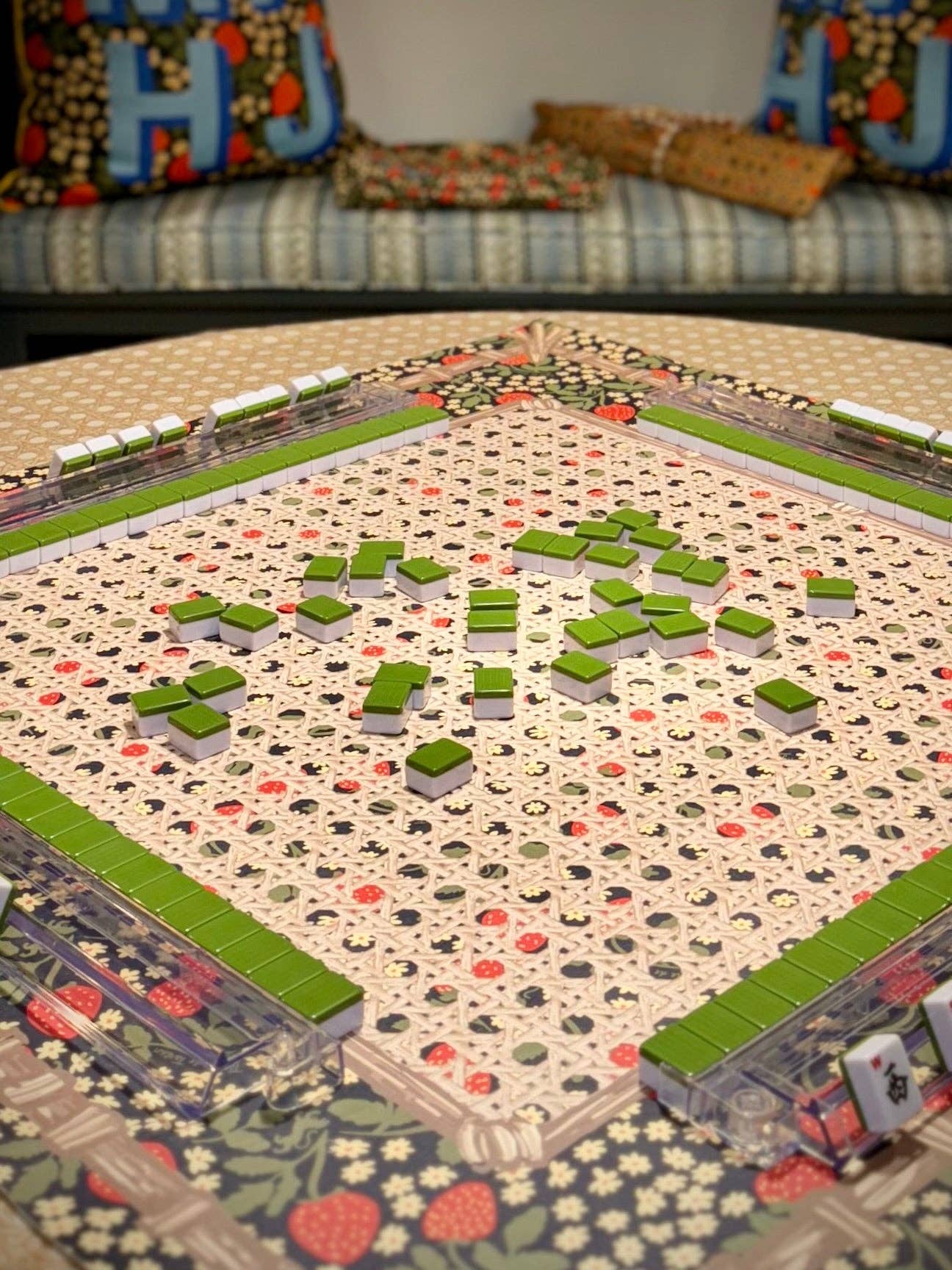 Mahjong Gaming Mat - Ditsy Christmas - Rules Edition