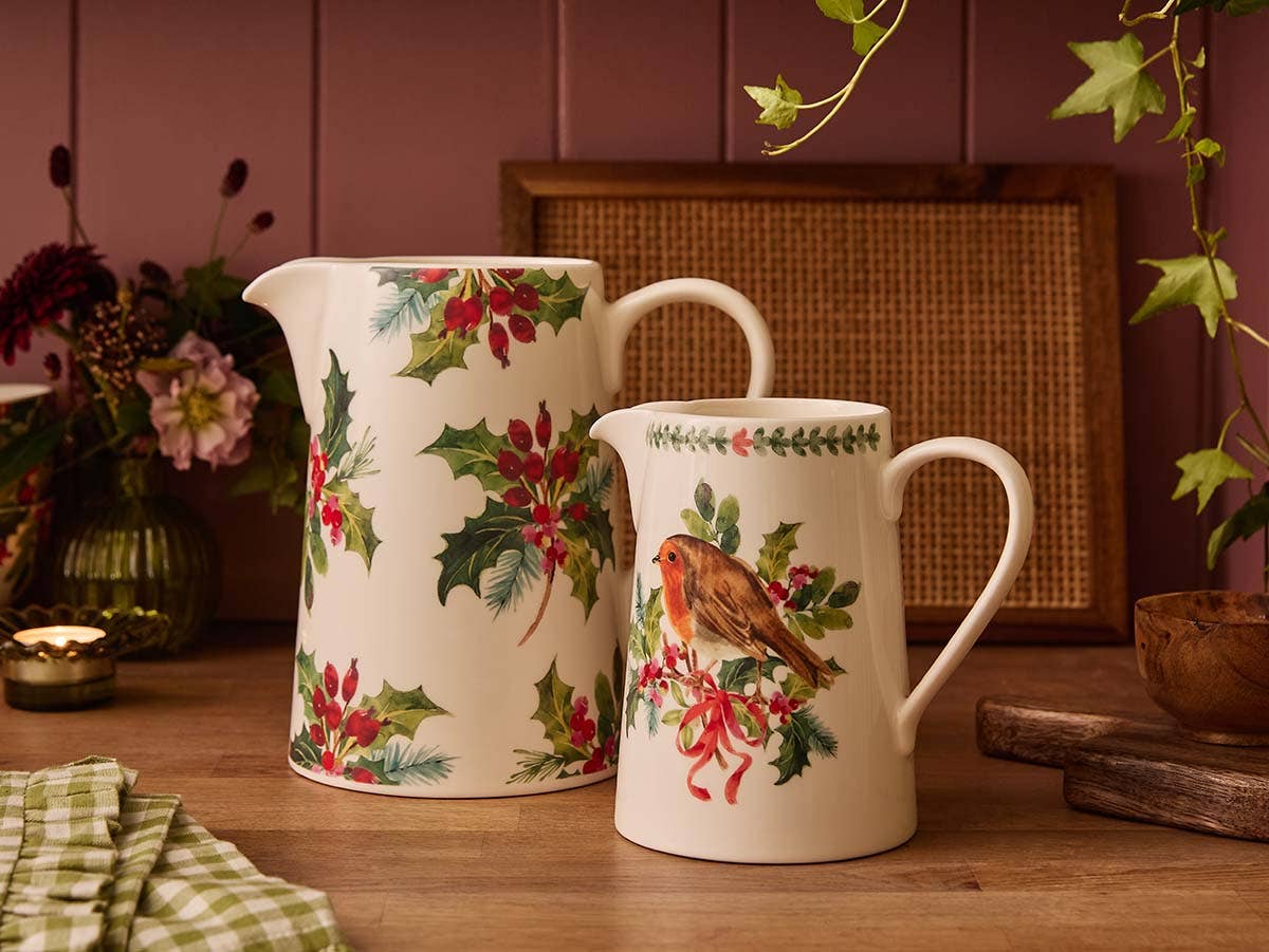 Botanic Garden Christmas Holly Bella Pitcher - Robin