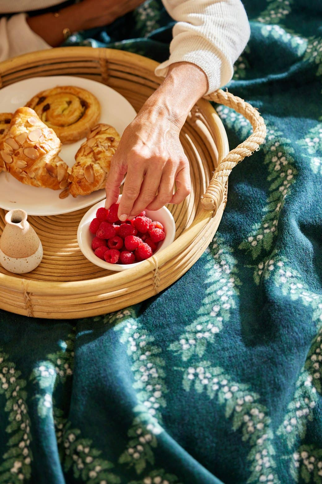 Mistletoe Branches Blanket: Original