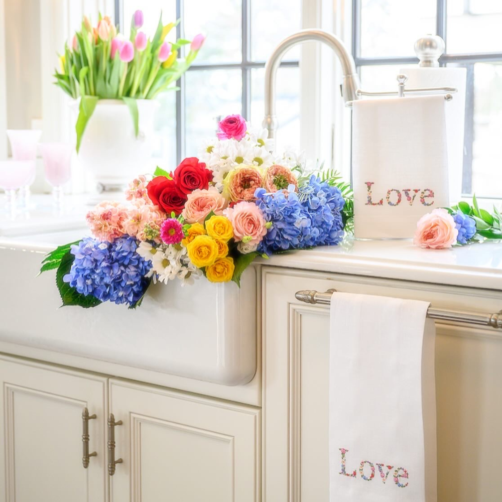 Floral Love Towel: White (Multi)