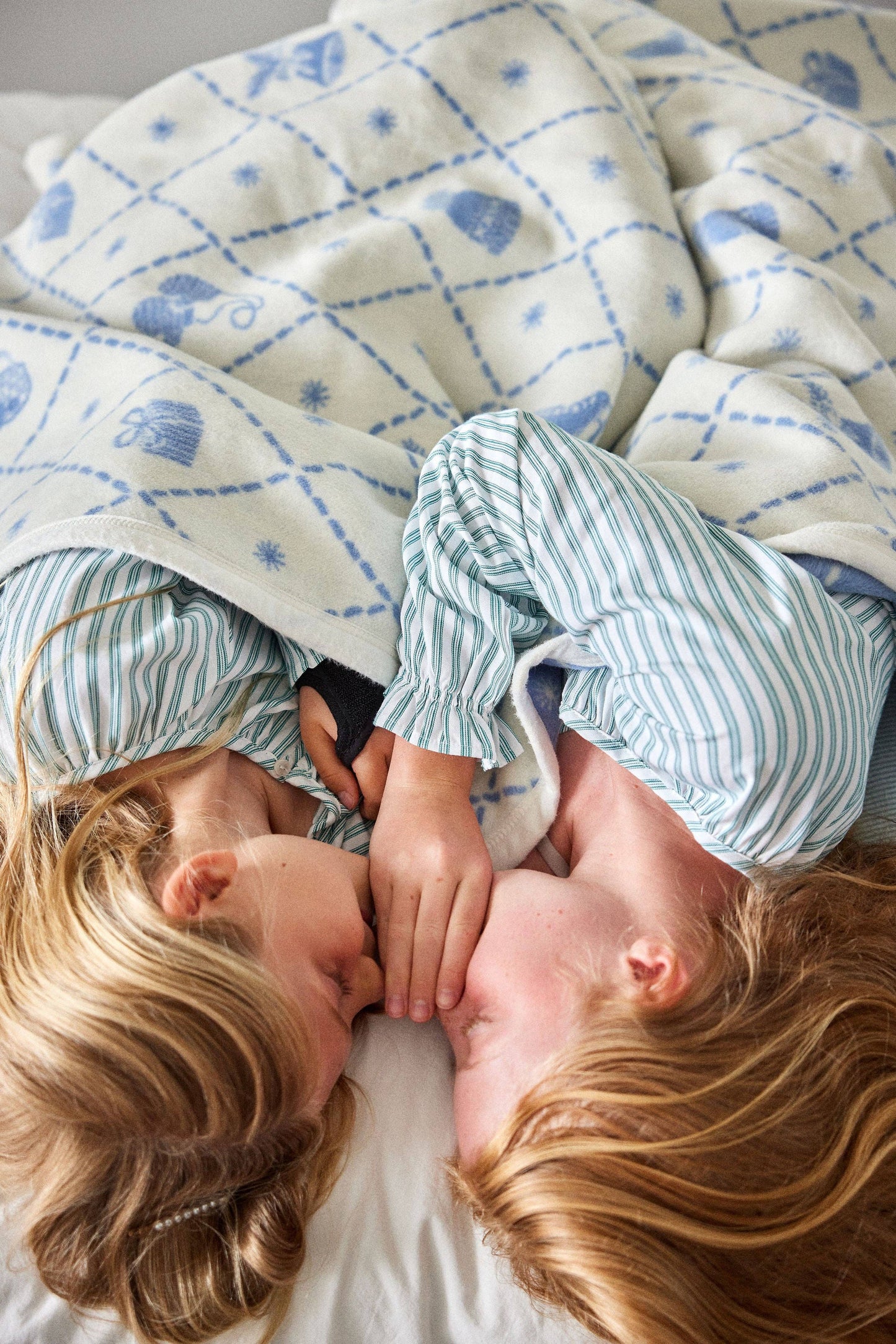 Holiday Favorites Midi Blanket: Midi