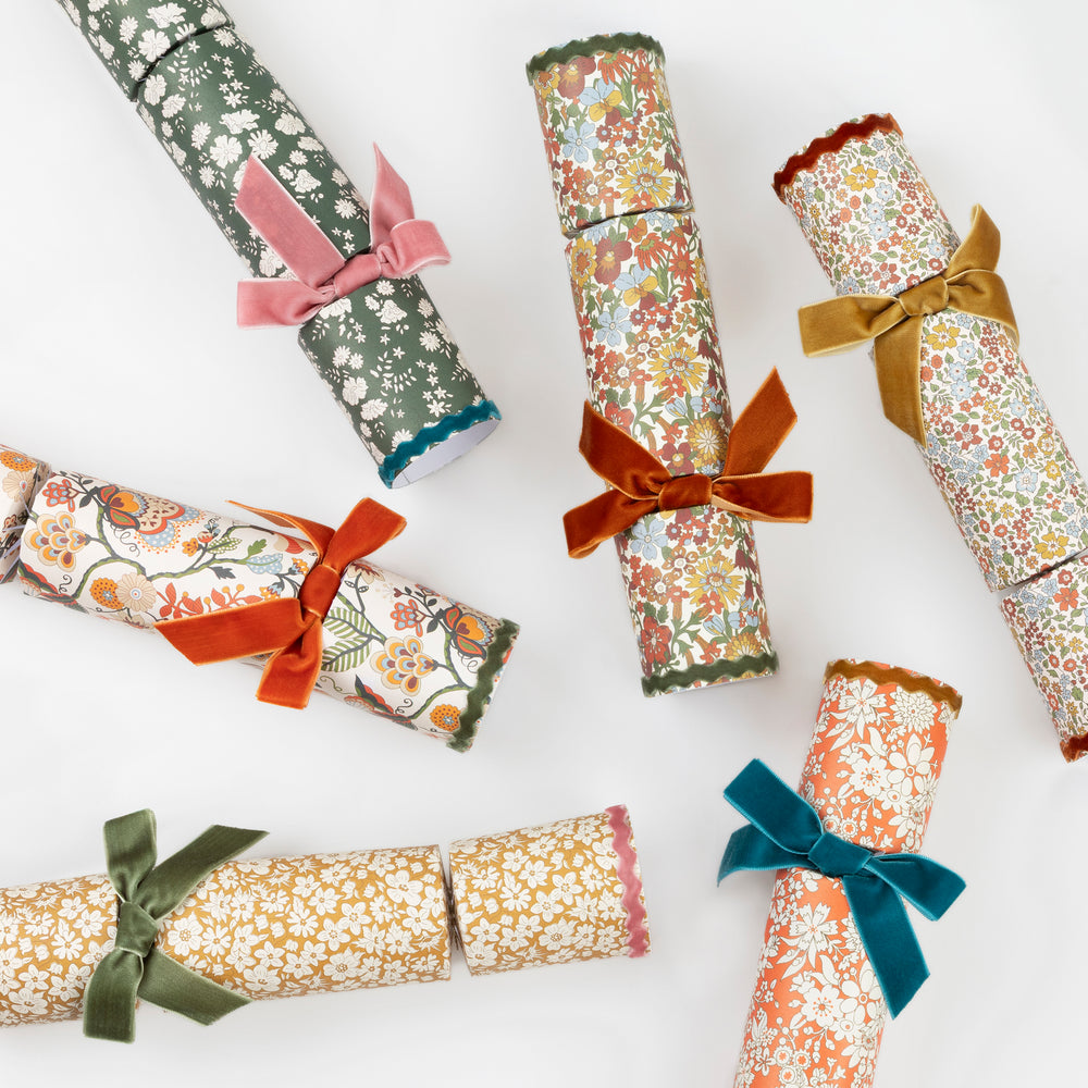 x Liberty Fall Crackers with Velvet Bows
